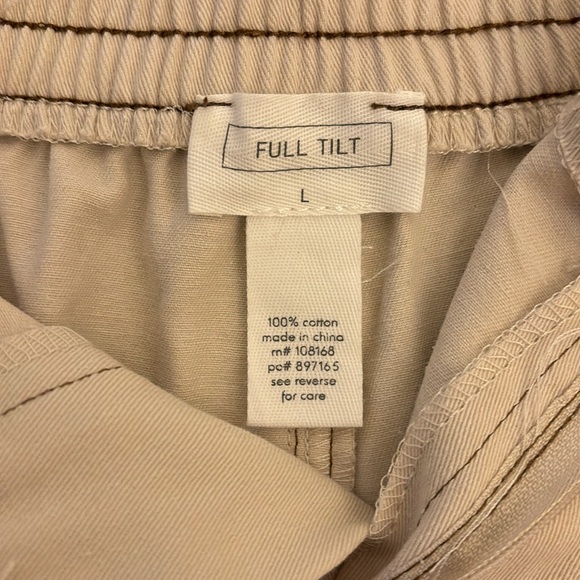 Full Tilt Junior’s Shorts, Size Large. “Ecru.” NWT. - Picture 3 of 7